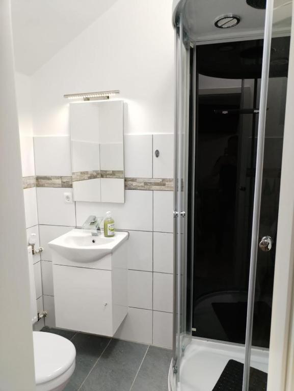 Hotel 24 Bilstein Ngoại thất bức ảnh